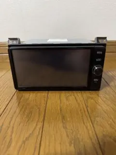 ジャンク品)ダイハツ純正 ナビゲーション NSZP-X68D - メルカリ