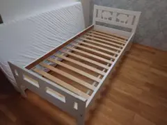 IKEA KRITTER UNDERLIG 子供用ベッドフレーム（羊）