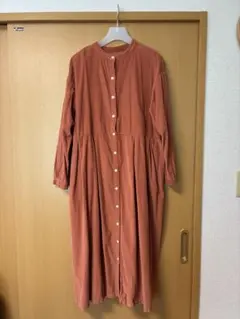 オレンジ色 コーデュロイ　長袖シャツワンピース