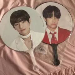 テテ（BTS）ワールドツアー ジャンボうちわ