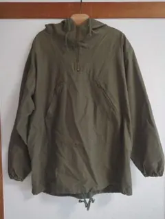 ミリタリーパーカー