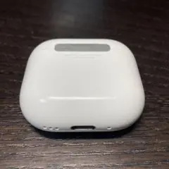 AirPods4_第4世代_専用充電ケース（型番A3059/ANC搭載 )_純正のサムネイル