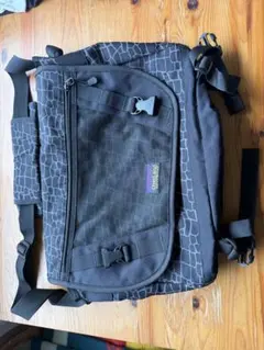 Overland EQUIPMENT 別注 スパイダー メッセンジャーバッグ - メルカリ