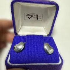 Item thumbnail for item e9b4e98b-ae70-45b1-9ad4-50fd6dc556e3