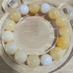 イエローとホワイトの天然石ブレスレット