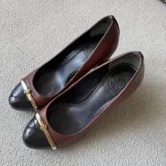 トリーバーチ ブラック エナメル 金ロゴ パンプス 23.5㎝ トリーバーチ ブラック エナメル 金ロゴ パンプス 23.5㎝ 靴