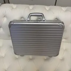 RIMOWA アタッシュケース シルバーのサムネイル