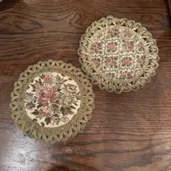 花柄刺繍 円形マット2枚　コースター　敷物　ヨーロッパ土産　ゴブラ織り　未使用