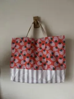ハンドメイド　レッスンバッグ　いちご柄　入園入学　習い事
