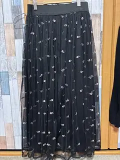 花の刺繍入りフレアロングスカート