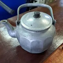 レトロ アルミ製 やかん ケトル 槌目模様のサムネイル