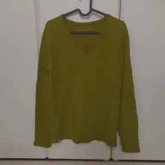 オリーブグリーン Vネック 長袖ニット