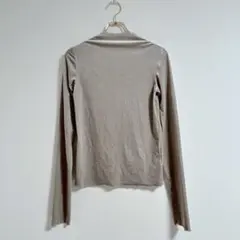 【qout】ベージュ 長袖トップス シャツ カットソー