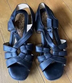 美品 レディース靴 PANSY サンダル ブラック ストラップのサムネイル