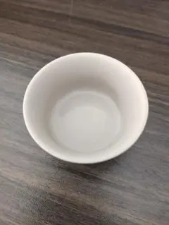 ホワイト陶器丸型皿