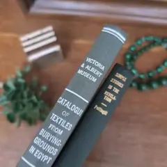 置いてるだけで素敵なディスプレイになる洋書2冊　アンティーク洋書　洋書セット
