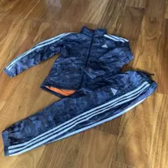上未使用　アディダス　ジャージ上下　140