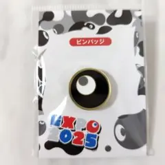 コミャク　ピンバッジ　黒　ID　正面　ミャクミャク　万博　こみゃく
