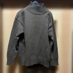 茶色　タートルネックニット　gu