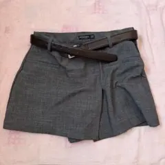 Stradivarius ミニスカート風ショートパンツ ベルト付き