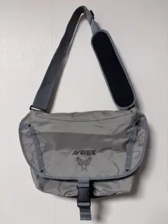 【美品】AVIREX ナイロン ショルダーバッグ 大容量 ポッケ多数　グレー