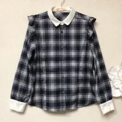 フィント　白襟肩フリル　チェックブラウス　F　濃紺×オフホワイト　美品　秋冬