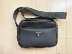 PRADA プラダ ブラックレザー ショルダーバッグのサムネイル