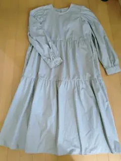 くすみブルー 長袖 ティアードワンピース　　GUタグ付