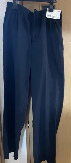 新品　ユニクロ　UNIQLO ワイドストレートパンツ ブラック Lサイズ