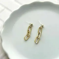 ９９４　ゴールドチェーンオーバル3連（小）樹脂ピアス　イヤリング変更可能