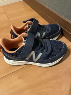 New Balance ネイビー スニーカー ベルクロ式　18.5cm