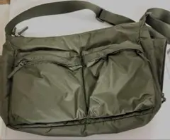 ユニクロ　マルチポケットショルダーバッグ　オリ－ブ