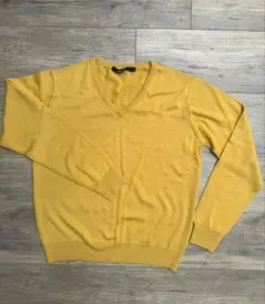 Vネックセーター 　山吹色