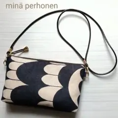 ミナペルホネン　スマホゆったりポシェット　シーレース　ブラック