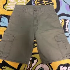 Levi's オリーブグリーン カーゴショートパンツ