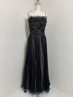 超美品✨ Tadashi Shoji ロングワンピース　マキシ丈　刺繍 TADASHI SHOJI(タダシ ショウジ) ワンピース(レディース) - 海外