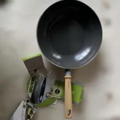 新品未使用　GREEN PAN グリーンパン　深型フライパン 28cmのサムネイル