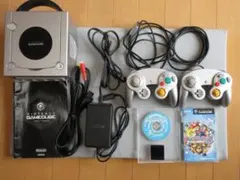 【ジャンク】ゲームキューブ シルバー本体およびコントローラー他