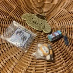 ポムポムプリン　あのちゃん　シナモロール　エンジェルブルー　ガチャガチャ