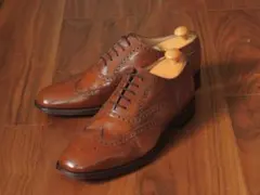 6万円　Loake　ローク イングランド　フルブローグ　UK8.5　JP:27㎝のサムネイル