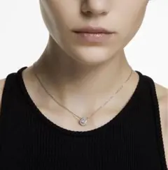 スワロフスキー　Swarovski Una Angelic ペンダント