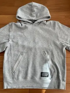 プルオーバーパーカー