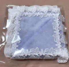 Chikazawa レース タオルハンカチ いちごブルーのサムネイル