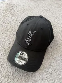 ヒョンジン着用 SAINT LAURENT × NEW ERA コラボキャップ - メルカリ