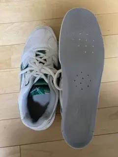 体育館シューズ
