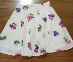 here's フレアスカート　花柄スカート　ヒアーズ　スカート