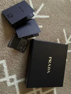 PRADA エピレザー ブラック 二つ折り財布