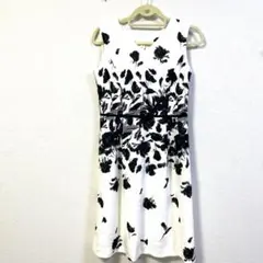 スーパービューティー　ワンピース　花柄