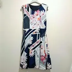 ⚫未使用◯フレンチコネクション 花柄ワンピース ノースリーブ レトロ 上品 UKのサムネイル