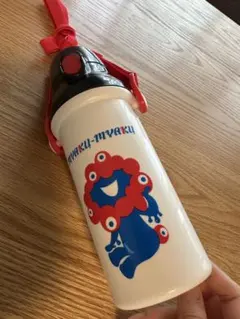 ミャクミャク　直飲み水筒　プラスチック